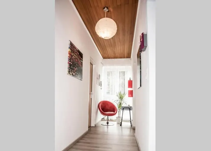 Pouringraz Fuer Kunst- Und Tennisliebhaber * Graz