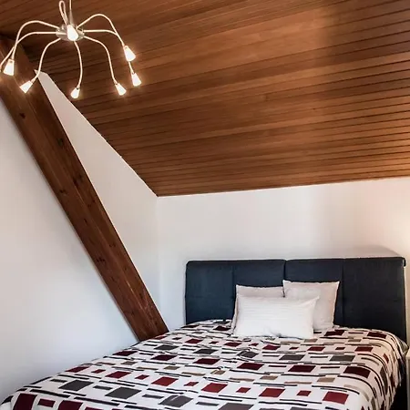 Pouringraz Für Kunst- Und Tennisliebhaber Graz