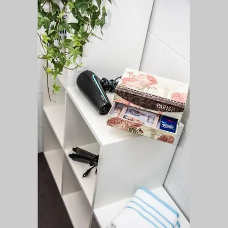 Pouringraz Für Kunst- Und Tennisliebhaber