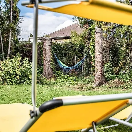 Pouringraz Fuer Kunst- Und Tennisliebhaber Apartmán *