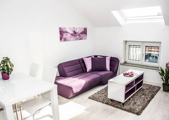 Pouringraz Fuer Kunst- Und Tennisliebhaber *