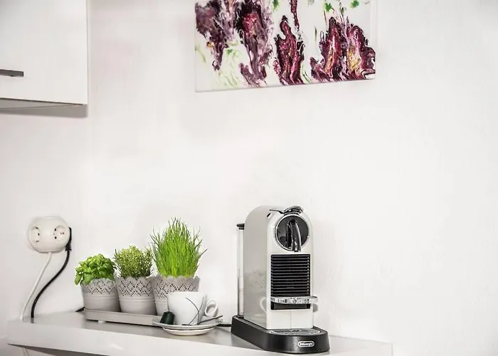 Pouringraz Fuer Kunst- Und Tennisliebhaber Apartament *