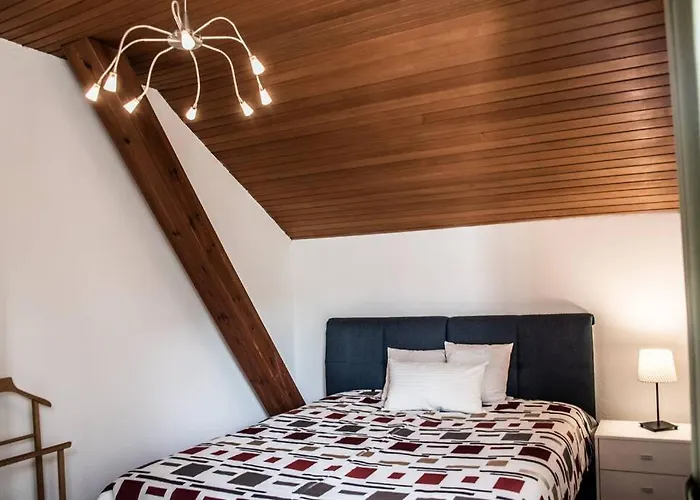 Pouringraz Für Kunst- Und Tennisliebhaber Graz