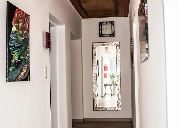 Pouringraz Fuer Kunst- Und Tennisliebhaber Apartament