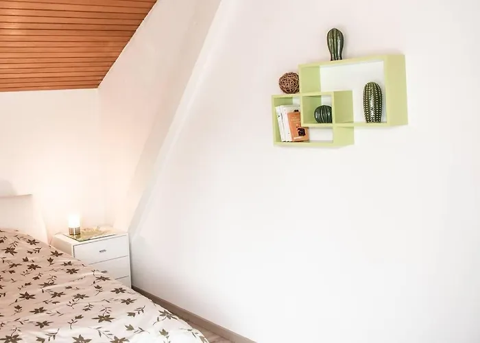 Pouringraz Fuer Kunst- Und Tennisliebhaber Apartament *