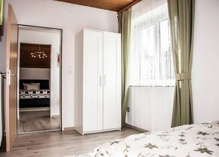 Apartament Pouringraz Fuer Kunst- Und Tennisliebhaber