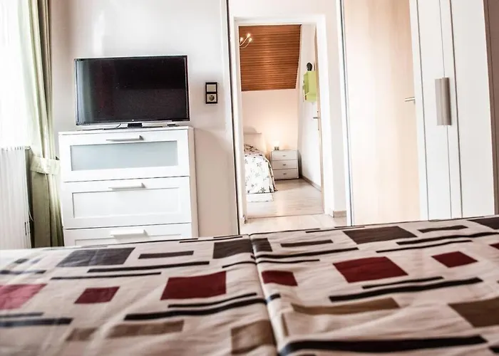 Pouringraz Fuer Kunst- Und Tennisliebhaber * Graz